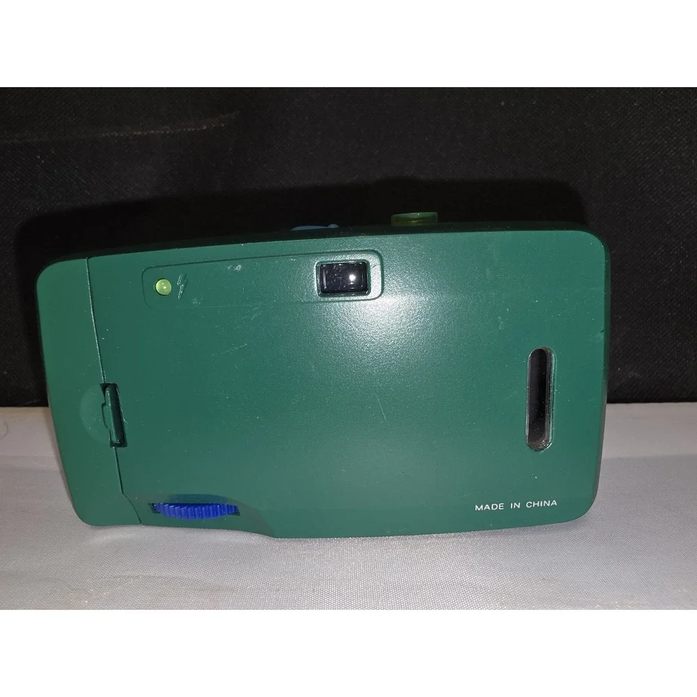 Jazz 207 Compact 35mm Film Camera Panorama Setting Built-In Flash 27mm Green